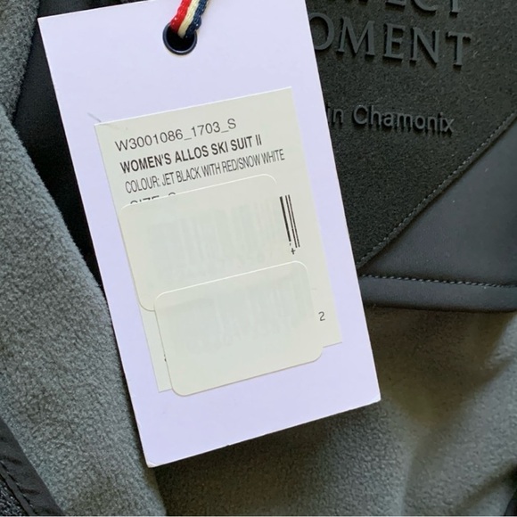 NWT Perfect moment Allos hooded striped ski suit in jet black/red/snow white - Picture 4 of 8